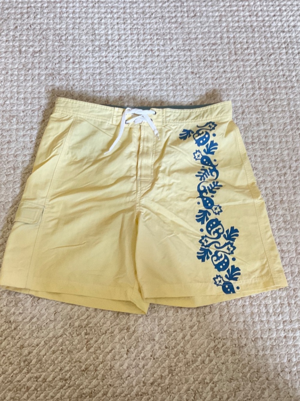 TOMMY HILFIGER Swim shorts - size LARGE